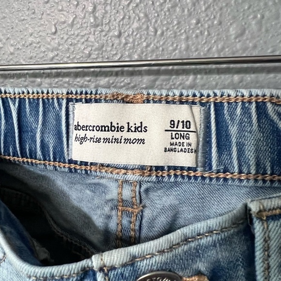 Abercrombie Kids High-Rise Mini Mom Girls Jeans Sz 9/10 (L) Long Light Wash EUC - Picture 5 of 5